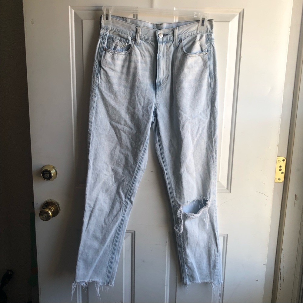 American Eagle light wash jeans size 4